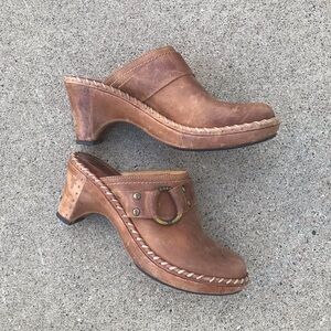 Frye Boots Charlotte Ring Leather Heeled Mule Clogs